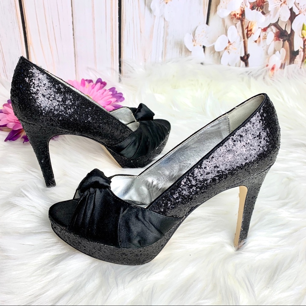 Nine & Co. Peep toe pump heel